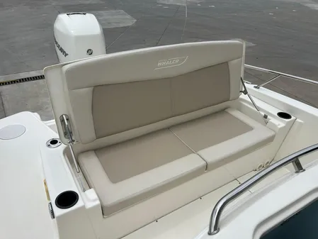 Boston Whaler 270 Dauntless image