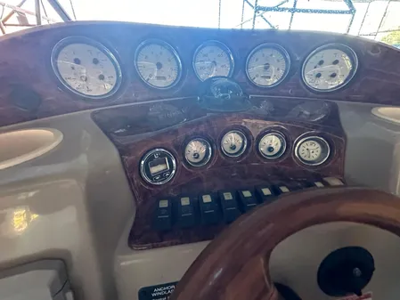 Rinker Fiesta Vee 312 image