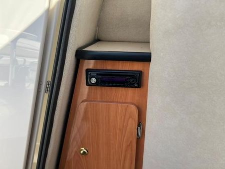 Regal 242 Commodore image