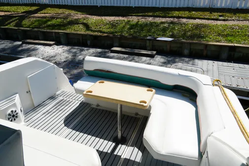 Wellcraft 3200 Martinique image