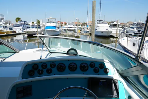 Wellcraft 3200 Martinique image