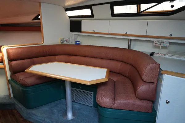 Wellcraft 3200 Martinique image