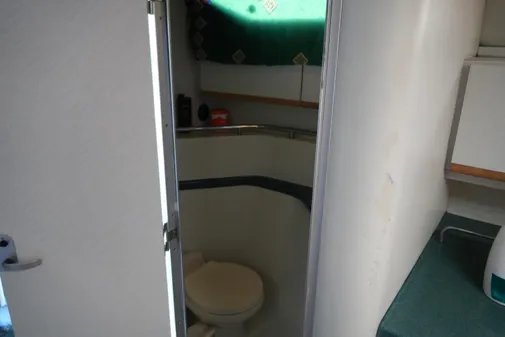 Wellcraft 3200 Martinique image