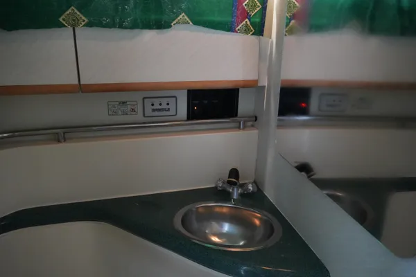 Wellcraft 3200 Martinique image