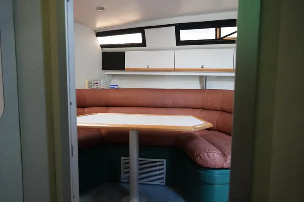 Wellcraft 3200 Martinique image