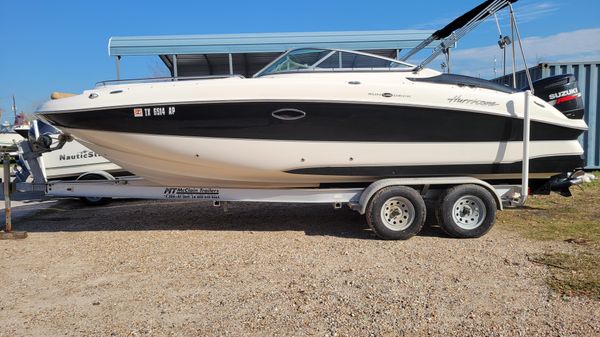 Hurricane 2400 SUNDECK