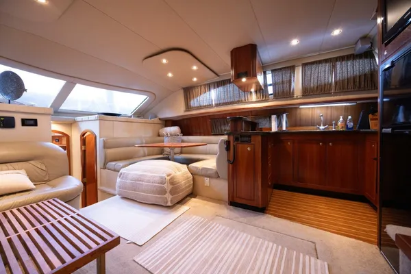 Cruisers Yachts 455 Express Motoryacht image