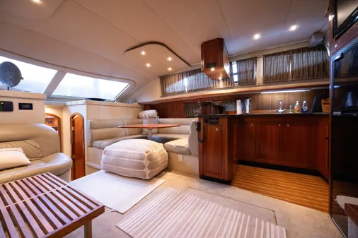 Cruisers Yachts 455 Express Motoryacht image