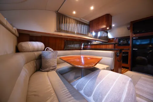 Cruisers Yachts 455 Express Motoryacht image