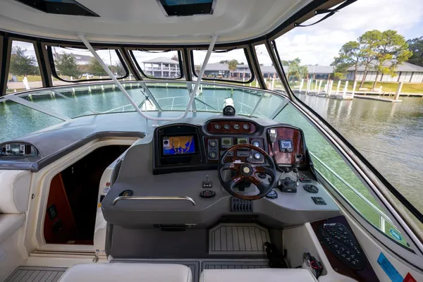 Cruisers Yachts 455 Express Motoryacht image