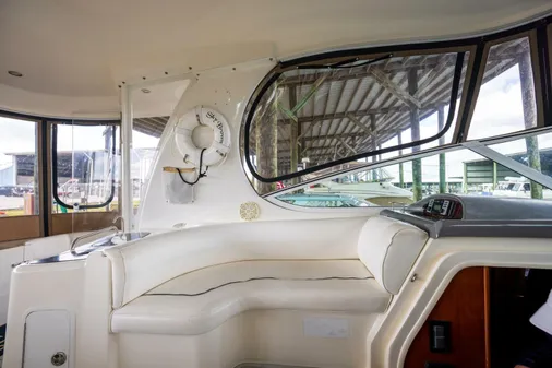 Cruisers Yachts 455 Express Motoryacht image