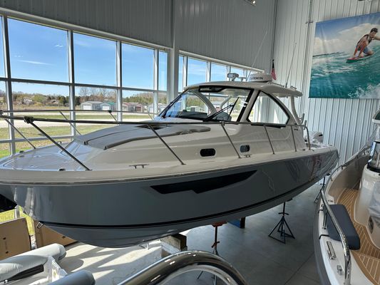 Pursuit OS-325-OFFSHORE - main image