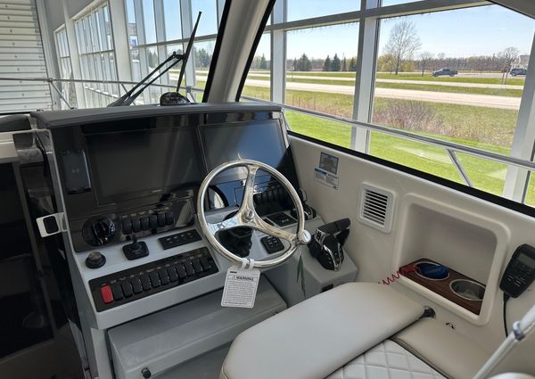 Pursuit OS-325-OFFSHORE image