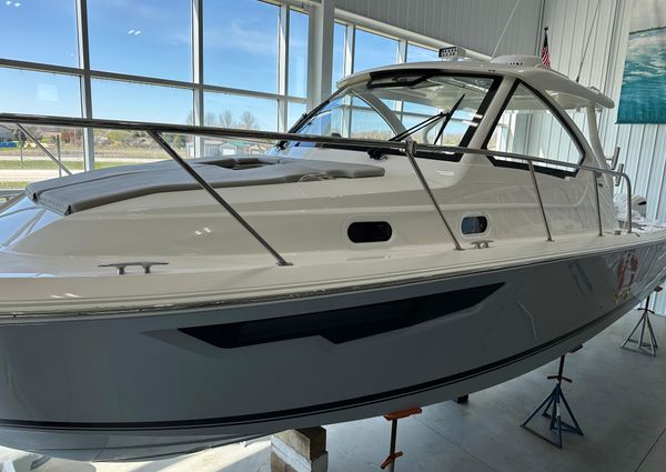 Pursuit OS-325-OFFSHORE image