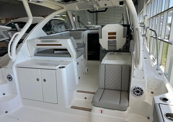 Pursuit OS-325-OFFSHORE image