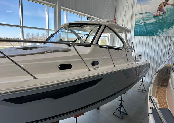 Pursuit OS-325-OFFSHORE image