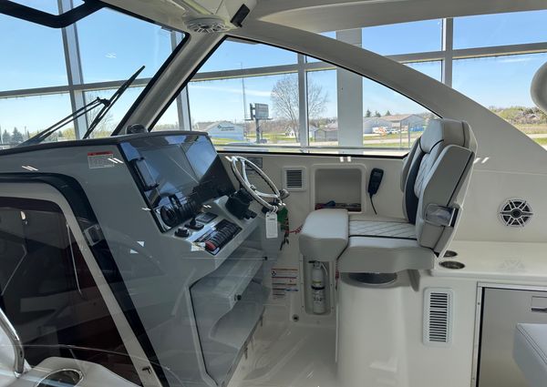 Pursuit OS-325-OFFSHORE image