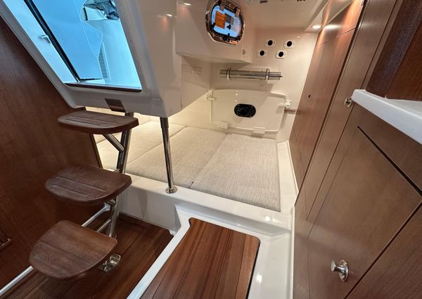 Pursuit OS-325-OFFSHORE image