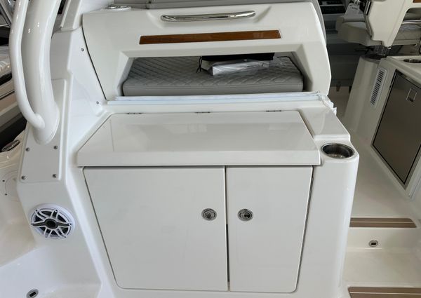 Pursuit OS-325-OFFSHORE image