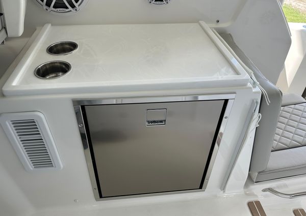 Pursuit OS-325-OFFSHORE image