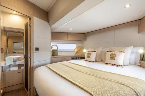 Beneteau SWIFT-TRAWLER-54 image