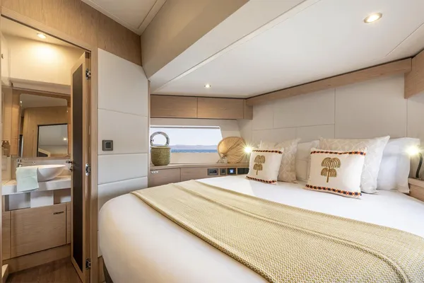 Beneteau SWIFT-TRAWLER-54 image