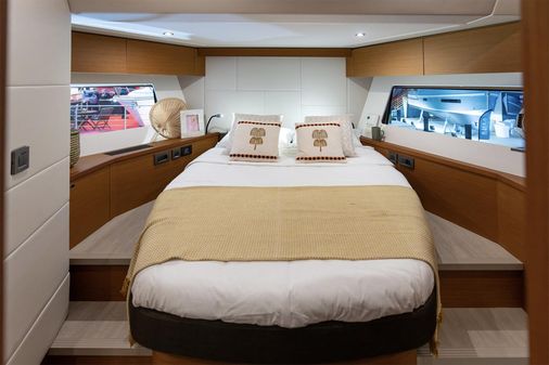 Beneteau SWIFT-TRAWLER-54 image