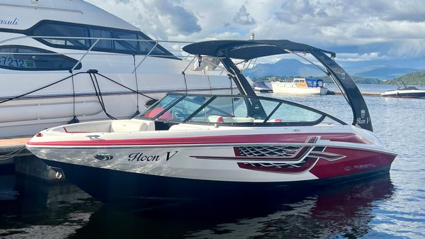 Regal 2000 ESX Bowrider 