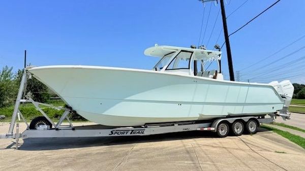 Front Runner 37 Catamaran