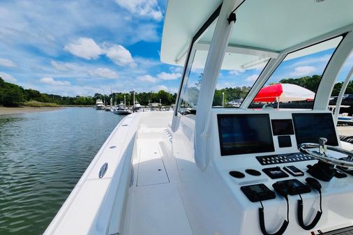 Front-runner 37-CATAMARAN image