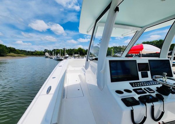 Front-runner 37-CATAMARAN image