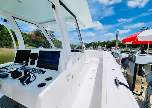 Front-runner 37-CATAMARAN image