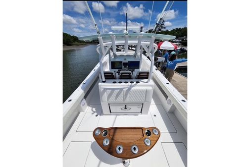 Front-runner 37-CATAMARAN image