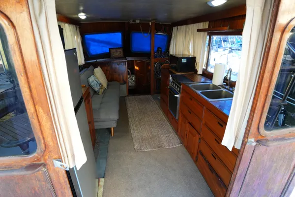 Californian 34 Trawler image