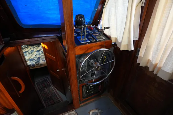 Californian 34 Trawler image