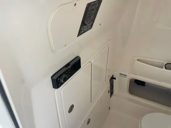 Boston Whaler 320 Outrage image