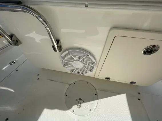 Boston Whaler 320 Outrage image