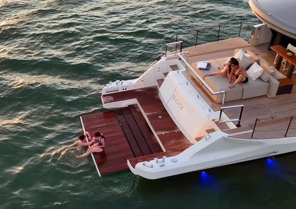 Azimut SEADECK-7 image