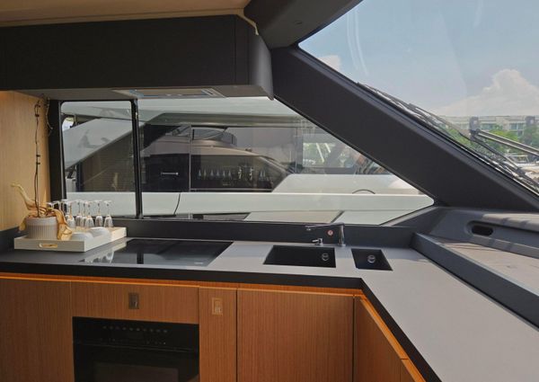 Azimut SEADECK-7 image