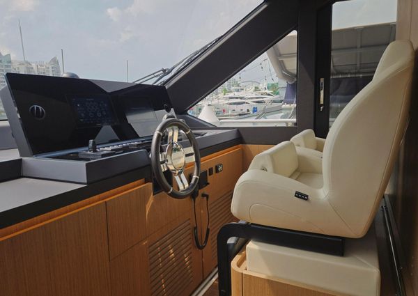 Azimut SEADECK-7 image