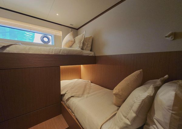 Azimut SEADECK-7 image