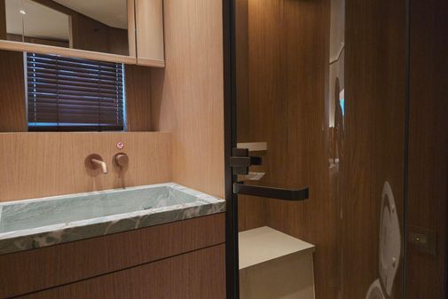 Azimut SEADECK-7 image