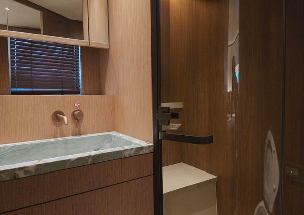 Azimut SEADECK-7 image