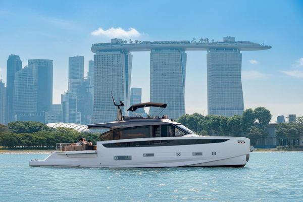 Azimut SEADECK-7 - main image