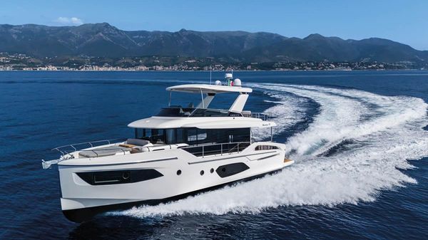 Absolute Navetta 53