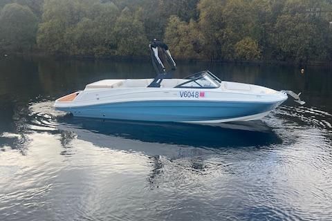 Bayliner VR6 Bowrider I/O 