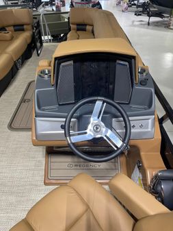 Regency 250-LE3-SPORT image