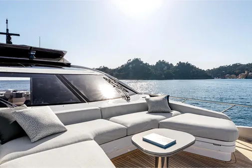 Azimut S8 image