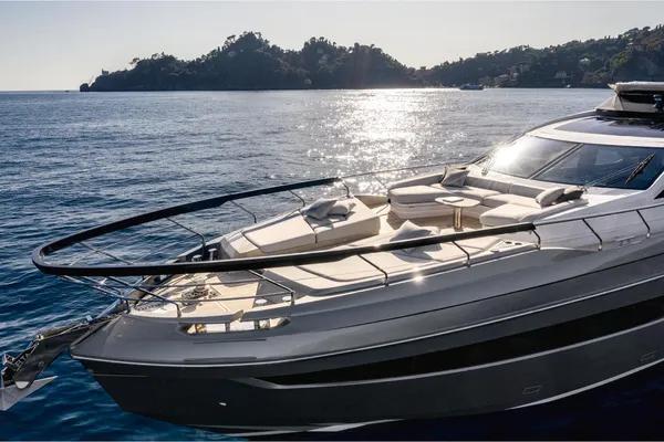 Azimut S8 image