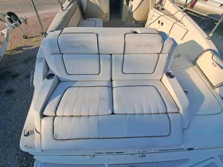 Sea Ray 260 Sun Deck image